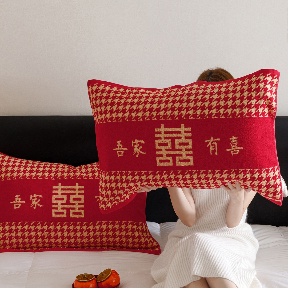91家纺网 家纺一手货源 找家纺 爱港家纺 2025专版新款老式全棉大红枕巾结婚枕巾喜庆百福枕巾 吾家有喜