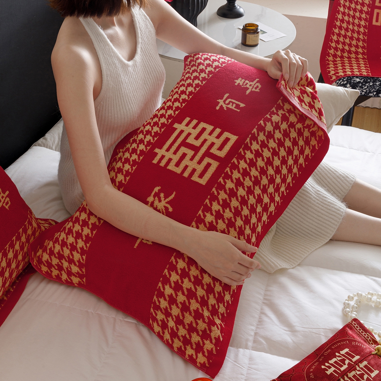 91家纺网 家纺一手货源 找家纺 爱港家纺 2025专版新款老式全棉大红枕巾结婚枕巾喜庆百福枕巾 吾家有喜