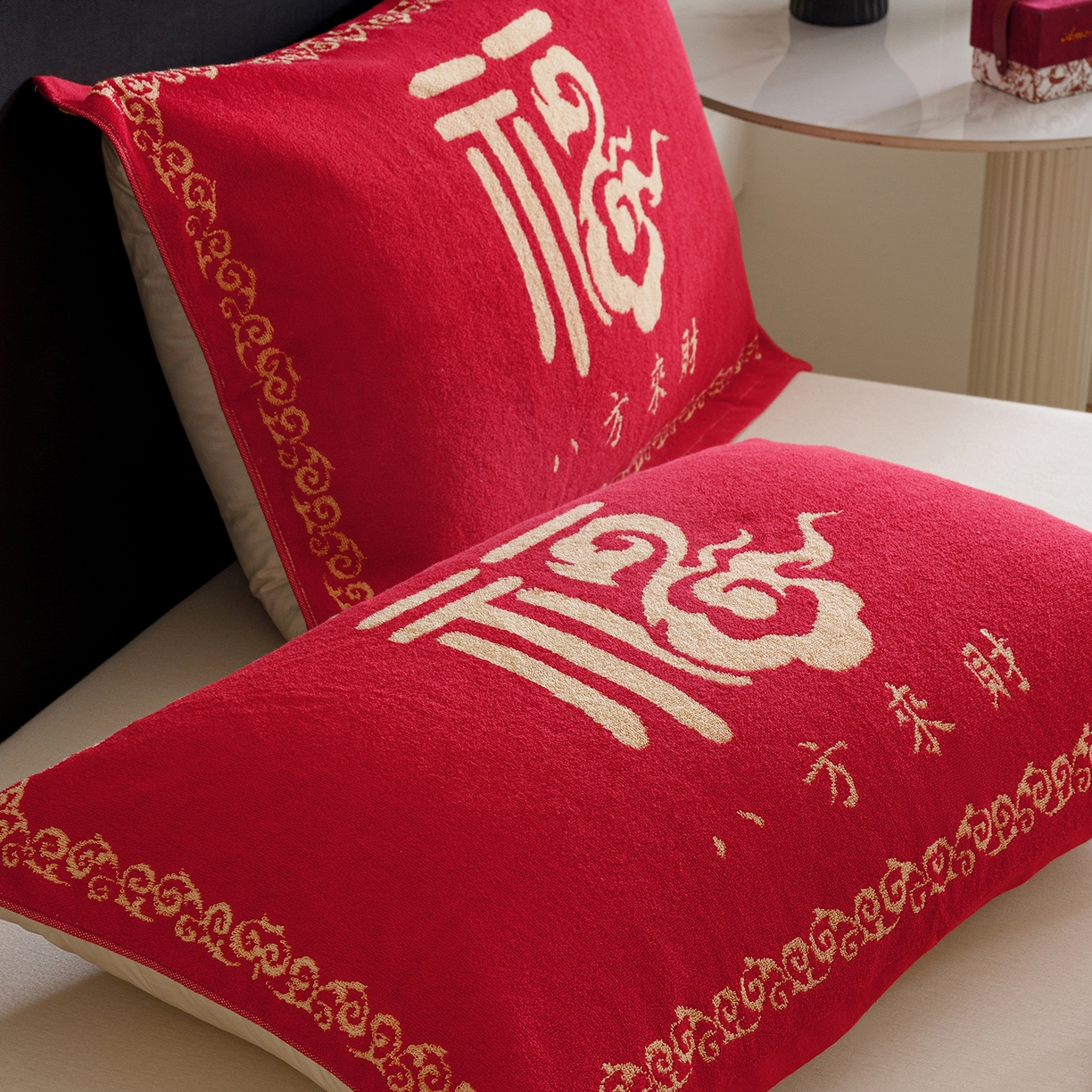 91家纺网 家纺一手货源 找家纺 爱港家纺 2025专版新款老式全棉大红枕巾结婚枕巾喜庆百福枕巾 八方来财