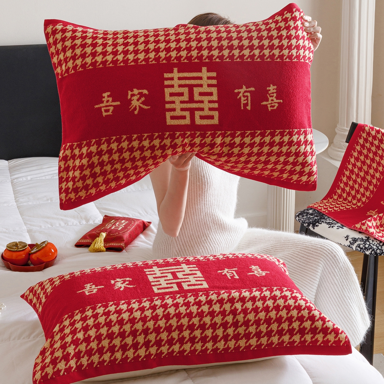91家纺网 家纺一手货源 找家纺 爱港家纺 2025专版新款老式全棉大红枕巾结婚枕巾喜庆百福枕巾 吾家有喜