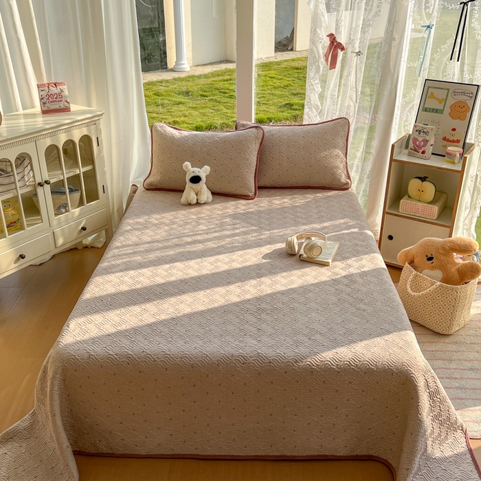 91家纺网 家纺一手货源 找家纺 （总）春光里 2025新款A版云感棉皱皱纱B版牛奶绒夹棉床盖三件套