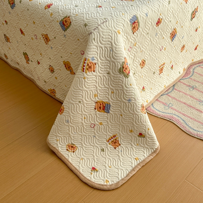 91家纺网 家纺一手货源 找家纺 春光里 2025新款A版云感棉皱皱纱B版牛奶绒夹棉床盖三件套 卡皮巴拉