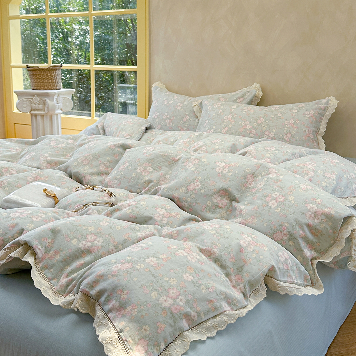 91家纺网 家纺一手货源 找家纺 麦伦家居 2025新款A类全棉有氧双层纱印花系列四件套-镂空系列 苍兰