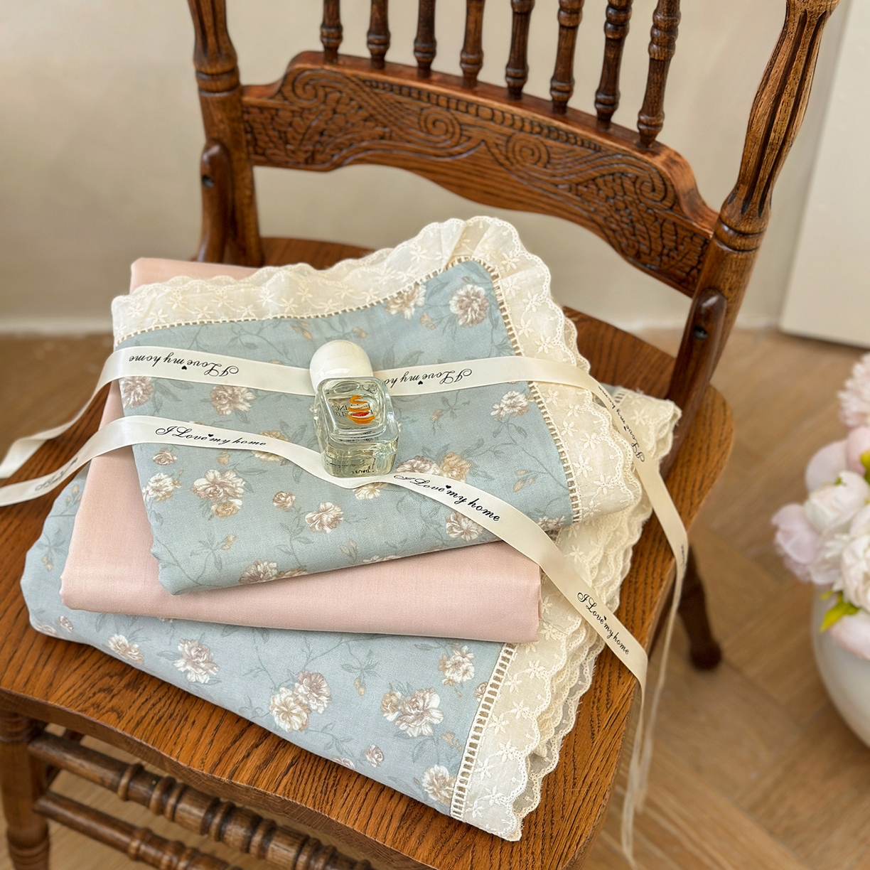 91家纺网 家纺一手货源 找家纺 麦伦家居 2025新款A类全棉有氧双层纱印花系列四件套-镂空系列 云棠兰