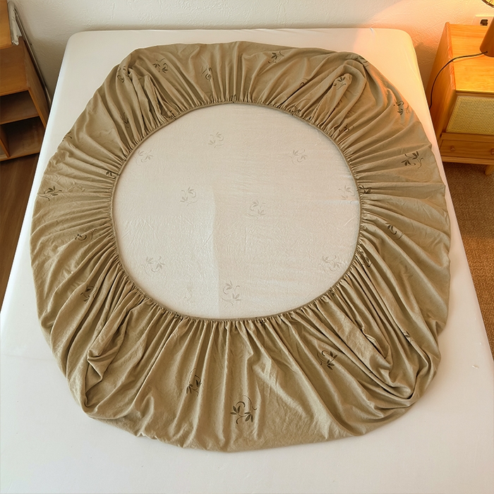 91家纺网 家纺一手货源 找家纺 麦乐迪 2025新款130克高克重仿棉印花单床笠 棕枝点韵