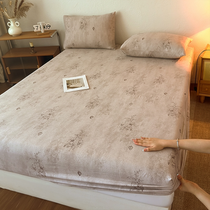 麦乐迪 2025新款130克高克重仿棉印花单床笠 草莓花语