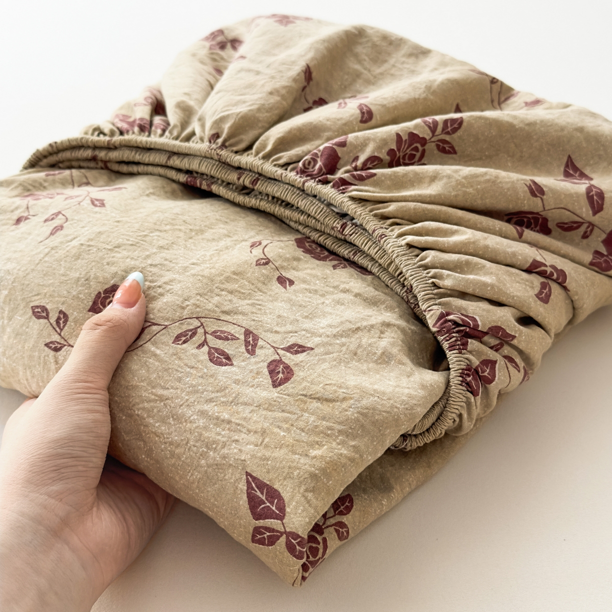 91家纺网 家纺一手货源 找家纺 麦乐迪 2025新款130克高克重仿棉印花单床笠 玫瑰悠香-黄