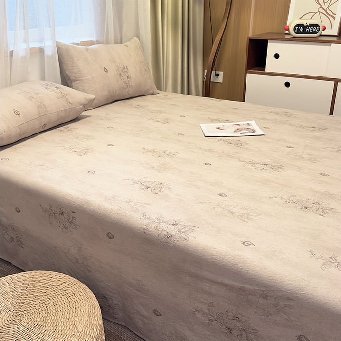 91家纺网 家纺一手货源 找家纺 麦乐迪 2025新款130克高克重仿棉印花单床单 草莓花语