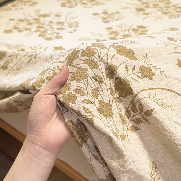 91家纺网 家纺一手货源 找家纺 麦乐迪 2025新款130克高克重仿棉印花单床单 锦云花簇-黄