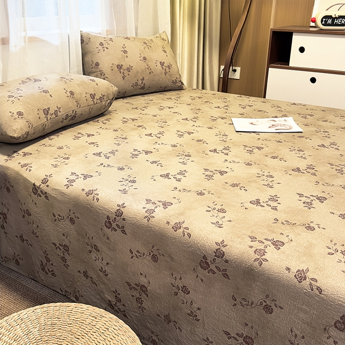 91家纺网 家纺一手货源 找家纺 麦乐迪 2025新款130克高克重仿棉印花单床单 玫瑰悠香-灰