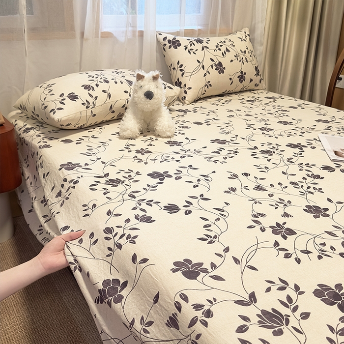 91家纺网 家纺一手货源 找家纺 麦乐迪 2025新款130克高克重仿棉印花单床单 婉花漫布-米灰