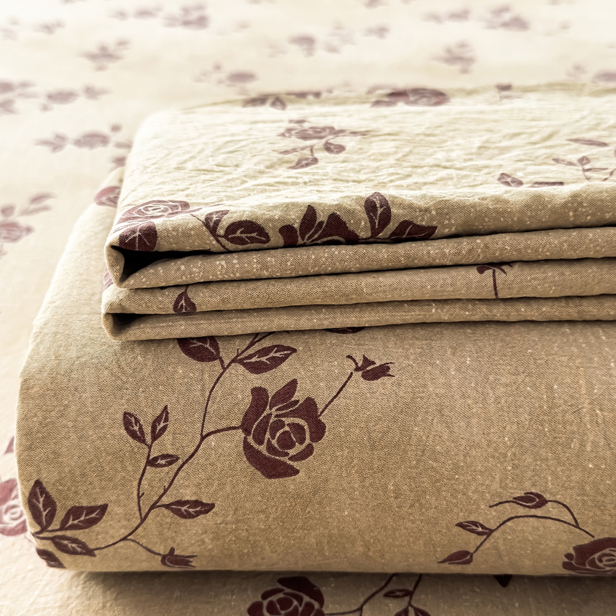 91家纺网 家纺一手货源 找家纺 麦乐迪 2025新款130克高克重仿棉印花单床单 玫瑰悠香-灰