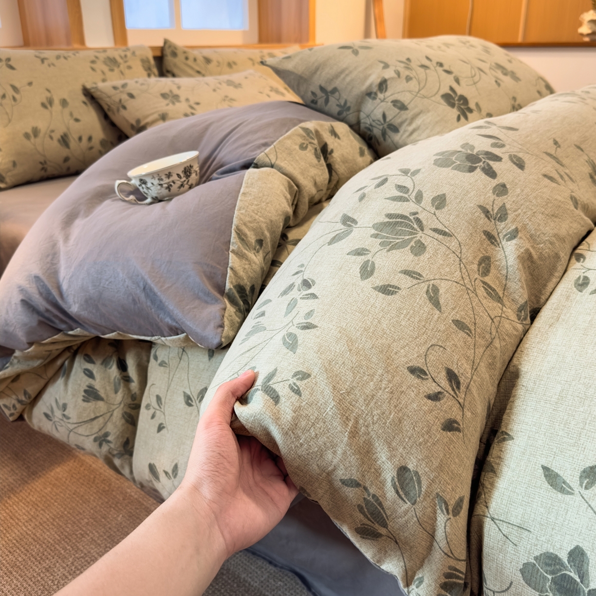 91家纺网 家纺一手货源 找家纺 麦乐迪 2025新款10A抗菌加厚磨毛印花四件套（提供买家秀） 婉花漫布-灰绿