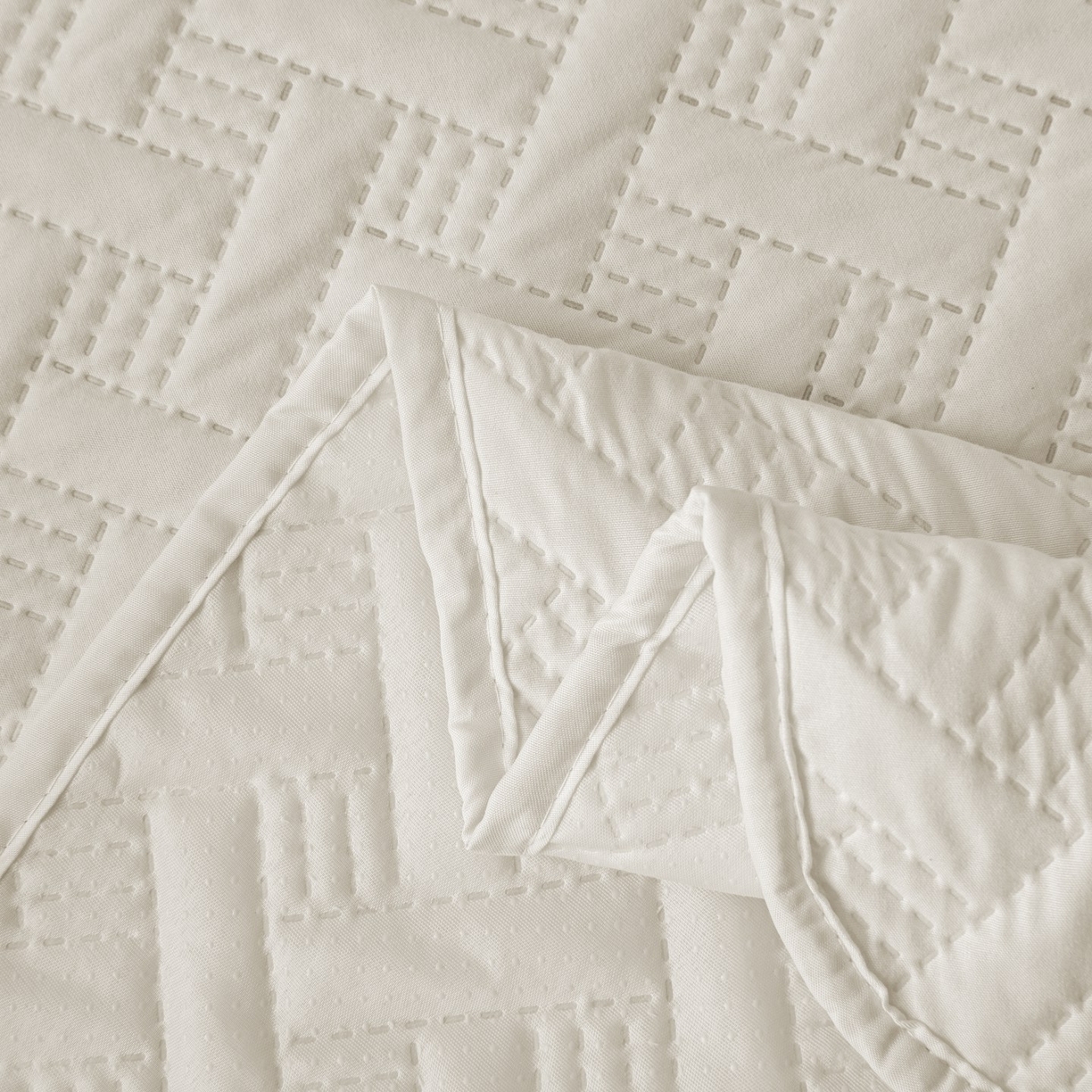 91家纺网 家纺一手货源 找家纺 飞翔家纺沙发套 2025新款乱纹加棉沙发套 米白色