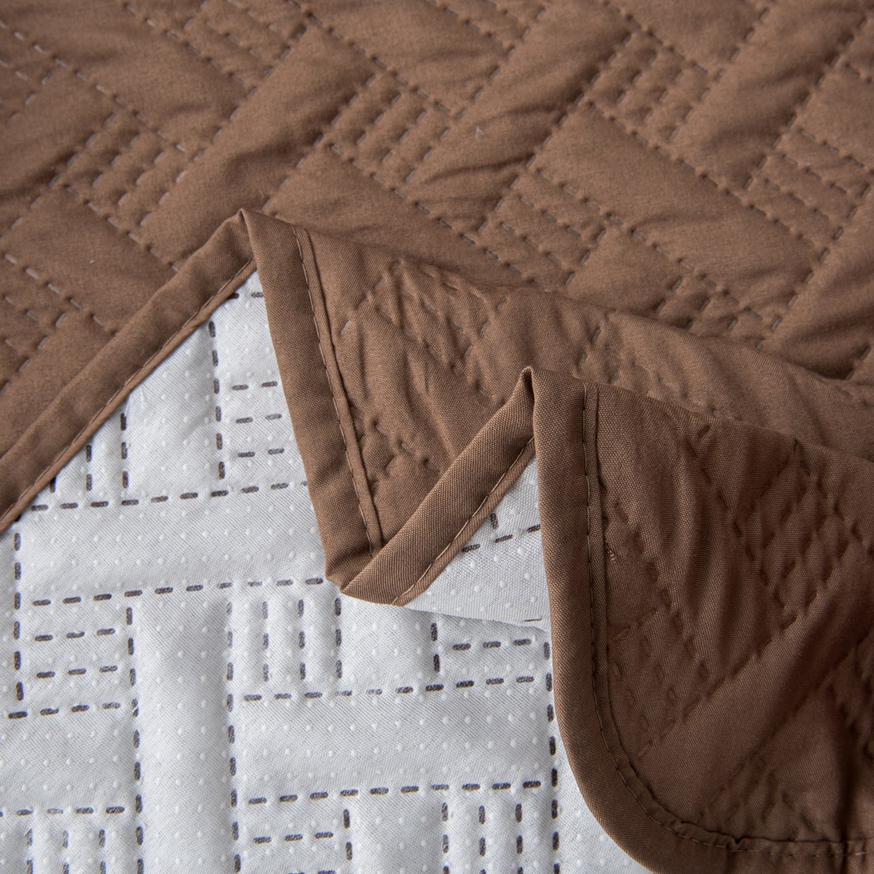 91家纺网 家纺一手货源 找家纺 飞翔家纺沙发套 2025新款乱纹加棉沙发套 卡其色