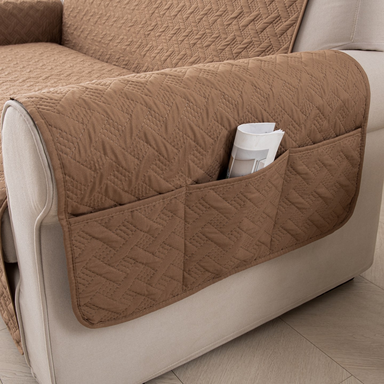 91家纺网 家纺一手货源 找家纺 飞翔家纺沙发套 2025新款乱纹加棉沙发套 卡其色