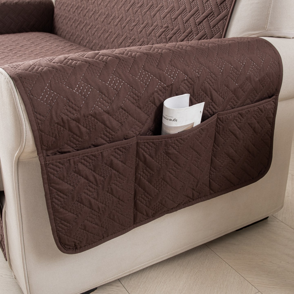 91家纺网 家纺一手货源 找家纺 飞翔家纺沙发套 2025新款乱纹加棉沙发套 咖啡色