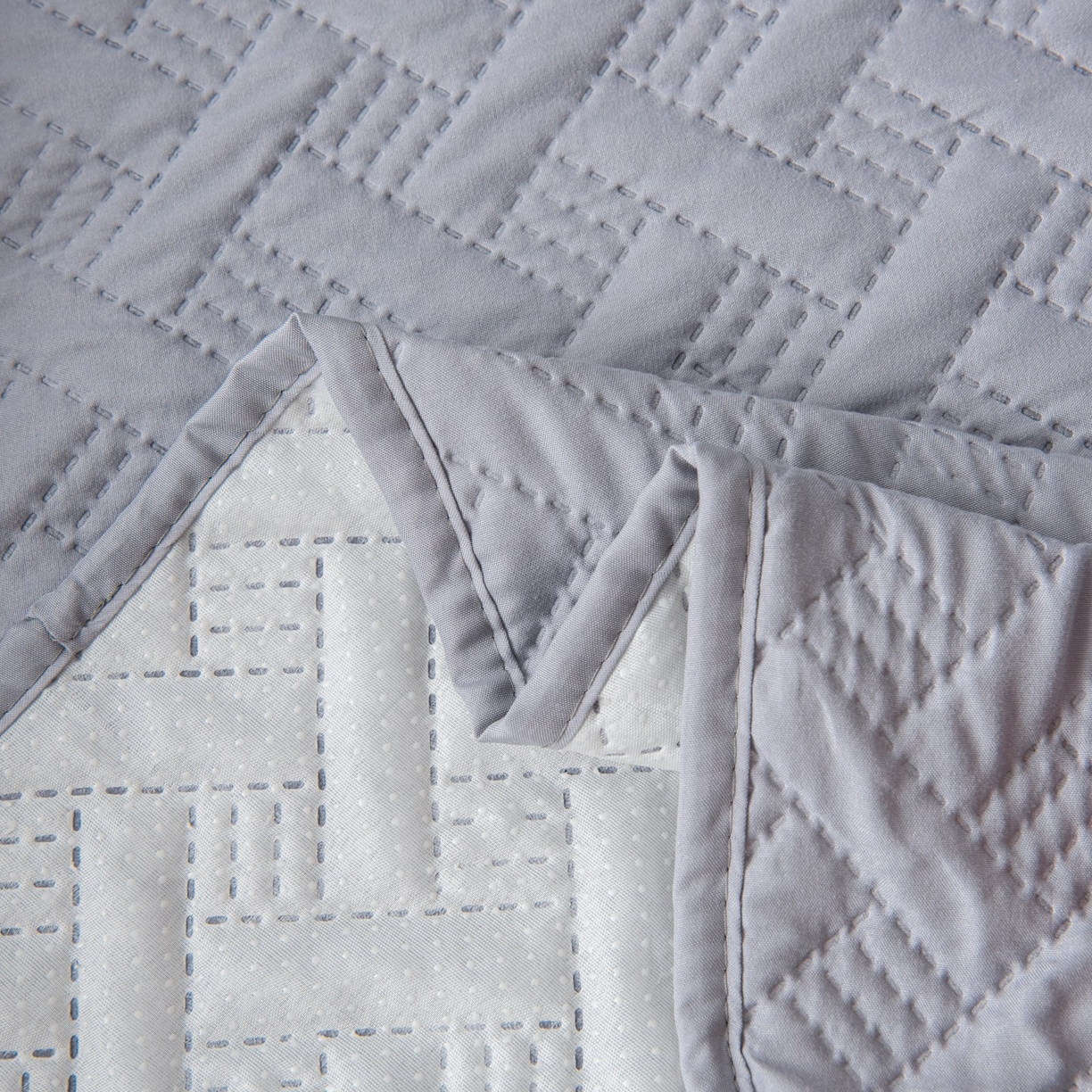 91家纺网 家纺一手货源 找家纺 飞翔家纺沙发套 2025新款乱纹加棉沙发套 浅灰色