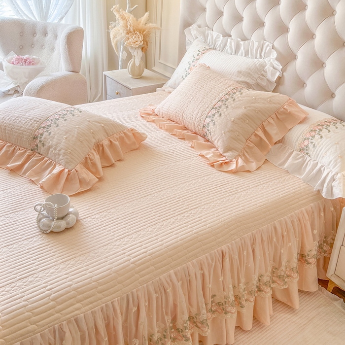 91家纺网 家纺一手货源 找家纺 瑞宝 2025新款全棉花边床裙三件套系列-落日甜茶 落日甜茶-梦幻玉