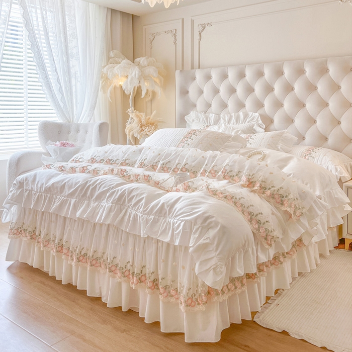 91家纺网 家纺一手货源 找家纺 瑞宝 2025新款全棉花边床裙三件套系列-落日甜茶 落日甜茶-奶油白