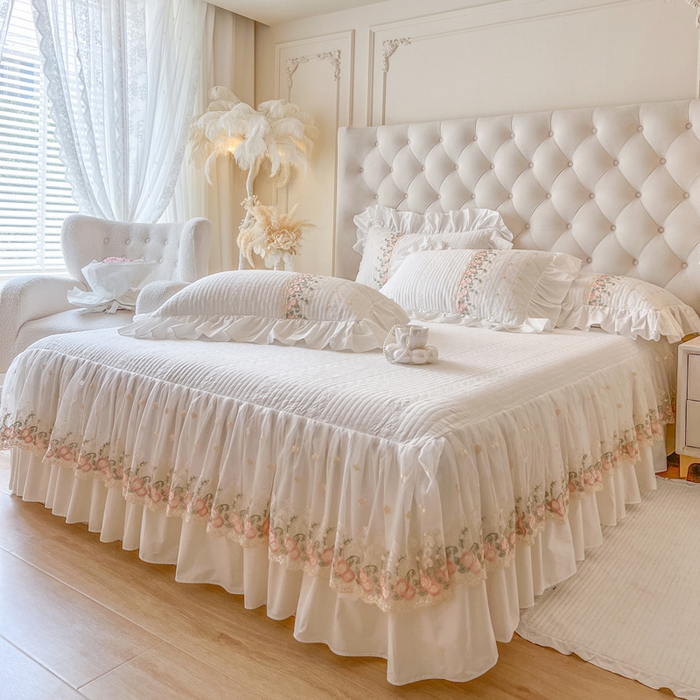 91家纺网 家纺一手货源 找家纺 瑞宝 2025新款全棉花边床裙三件套系列-落日甜茶 落日甜茶-奶油白