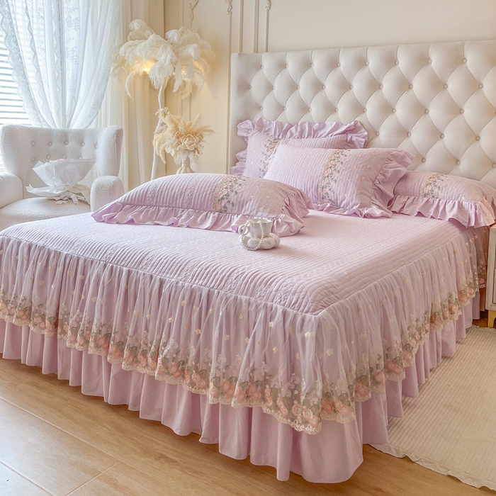 91家纺网 家纺一手货源 找家纺 瑞宝 2025新款全棉花边床裙三件套系列-落日甜茶 落日甜茶-甜紫