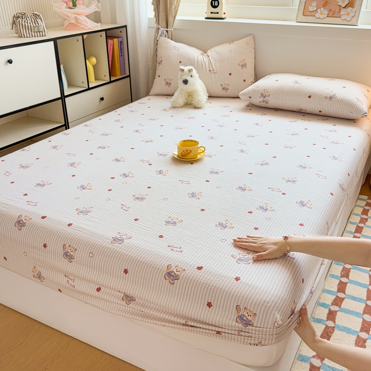 91家纺网 家纺一手货源 找家纺 麦乐迪 2025新款A类云感双层纱印花床笠 棕熊条纹灰