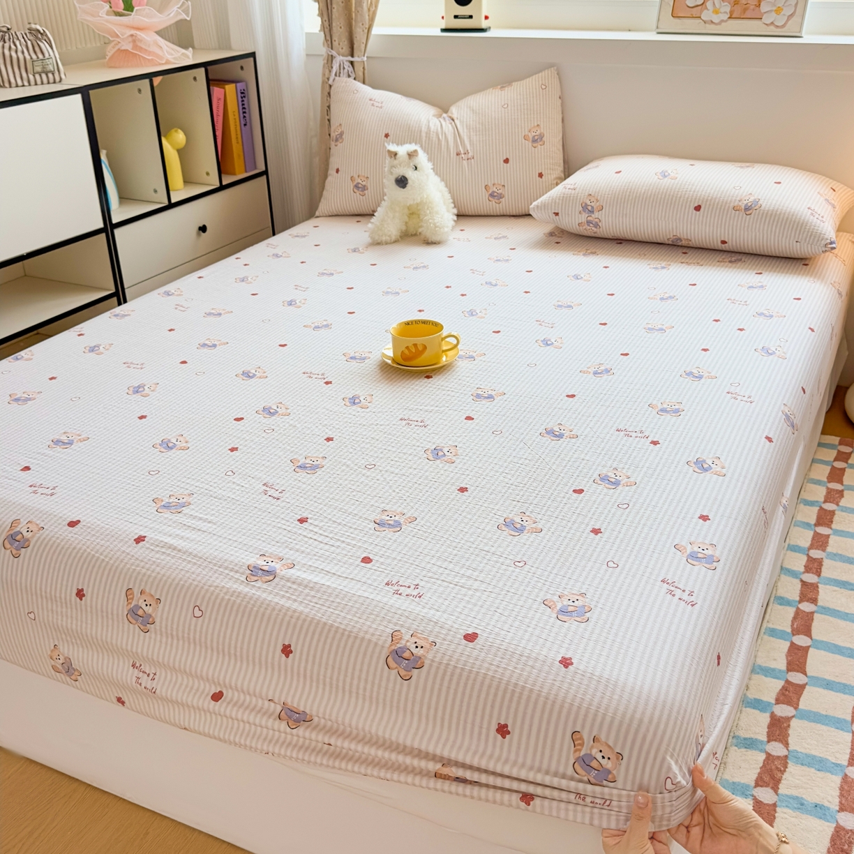 91家纺网 家纺一手货源 找家纺 麦乐迪 2025新款A类云感双层纱印花床笠 棕熊条纹灰