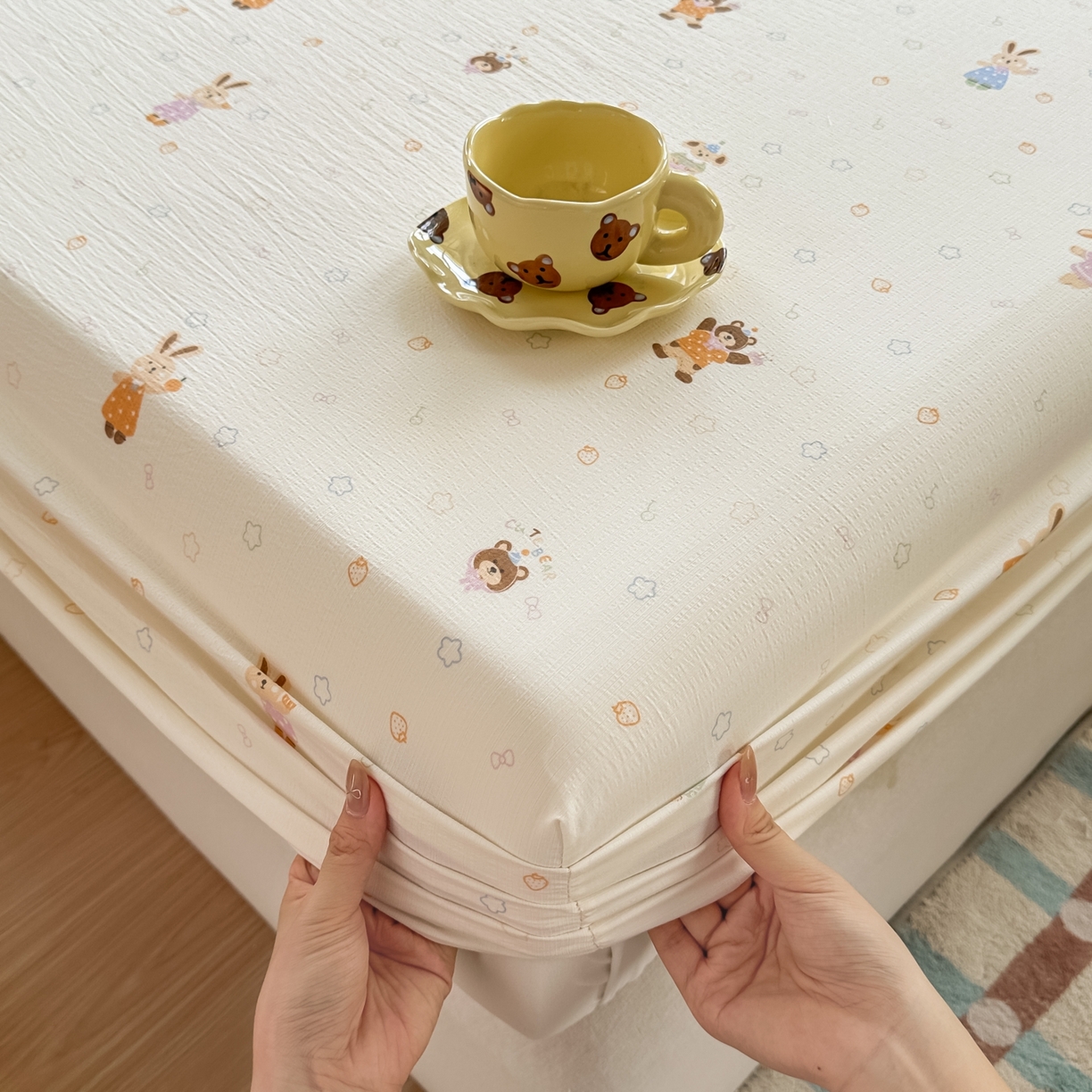 91家纺网 家纺一手货源 找家纺 麦乐迪 2025新款A类云感双层纱印花床笠 萌宠絮语