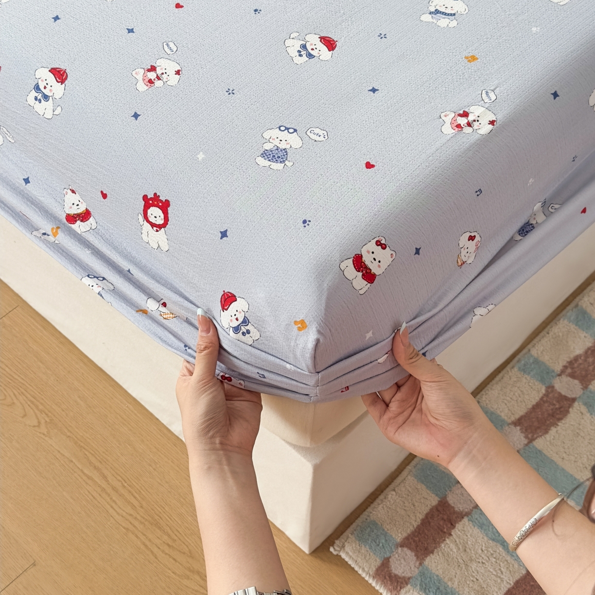 91家纺网 家纺一手货源 找家纺 麦乐迪 2025新款A类云感双层纱印花床笠 湛蓝萌犬