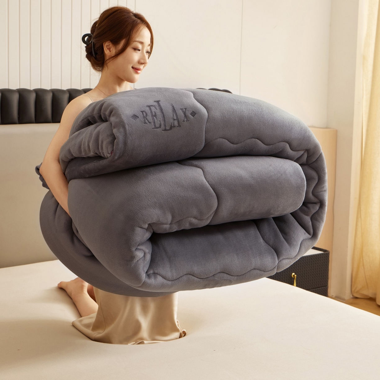 百花王 2025新款牛奶绒刺绣款冬被被子被芯 灰色