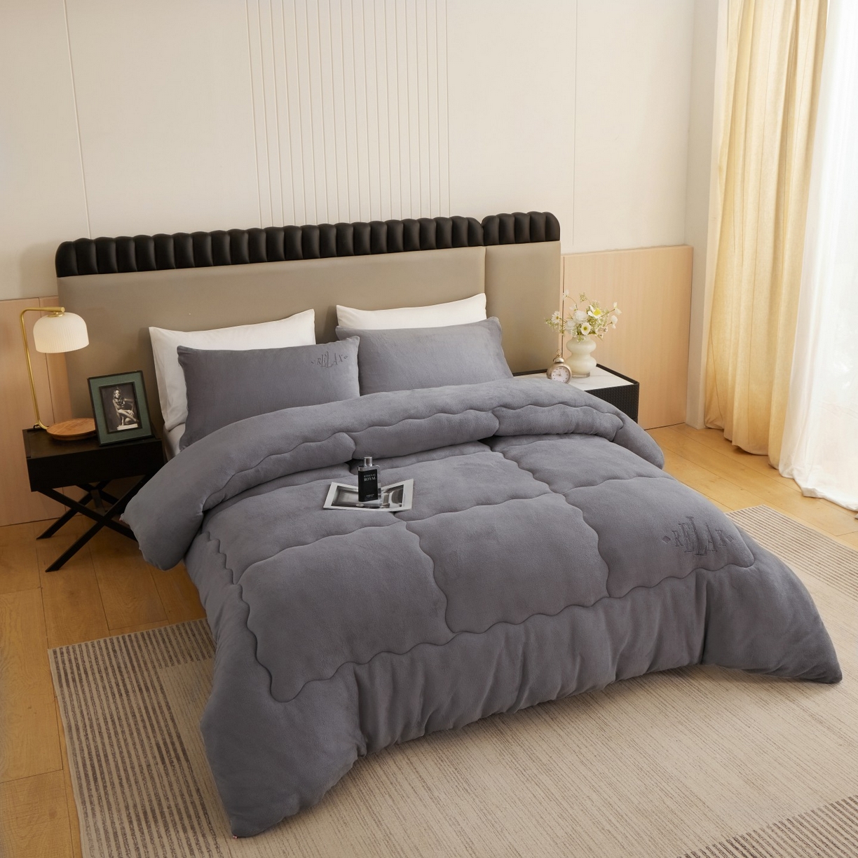 91家纺网 家纺一手货源 找家纺 百花王 2025新款牛奶绒刺绣款冬被被子被芯 灰色