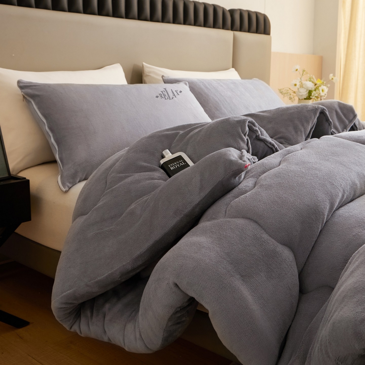 91家纺网 家纺一手货源 找家纺 百花王 2025新款牛奶绒刺绣款冬被被子被芯 灰色