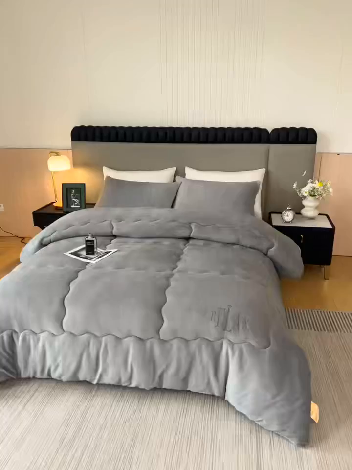 91家纺网 家纺一手货源 找家纺 百花王 2025新款牛奶绒刺绣款冬被被子被芯 灰色