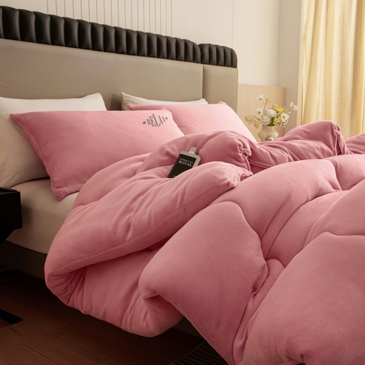 91家纺网 家纺一手货源 找家纺 百花王 2025新款牛奶绒刺绣款冬被被子被芯 粉色