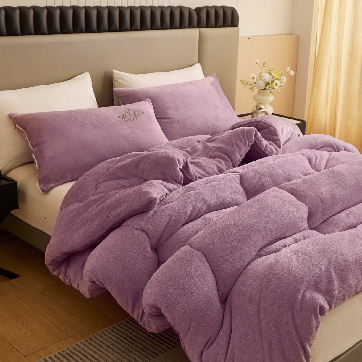 91家纺网 家纺一手货源 找家纺 百花王 2025新款牛奶绒刺绣款冬被被子被芯 紫色
