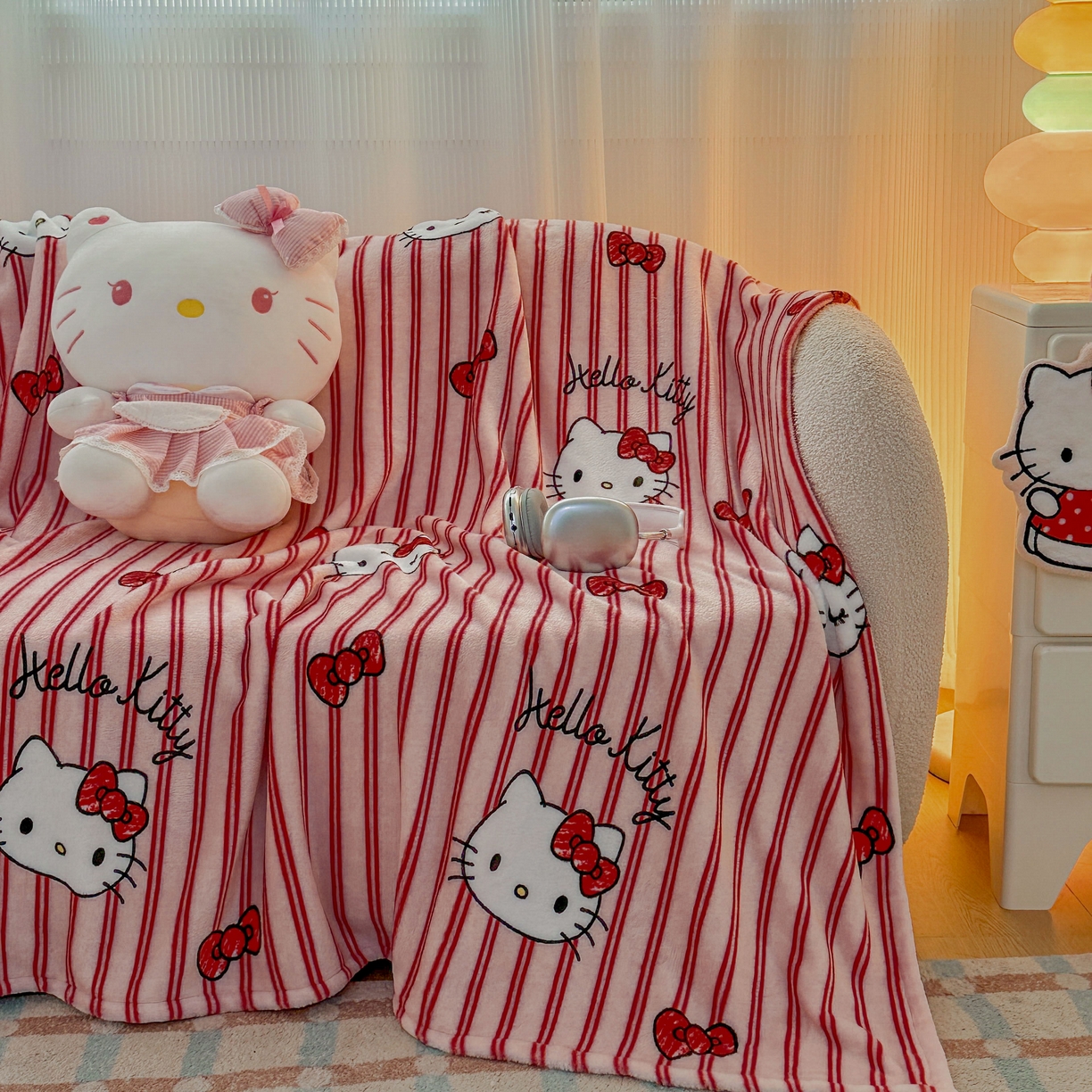 91家纺网 家纺一手货源 找家纺 花满路 2025新款亲肤舒适卡通系列毛毯 线条kitty