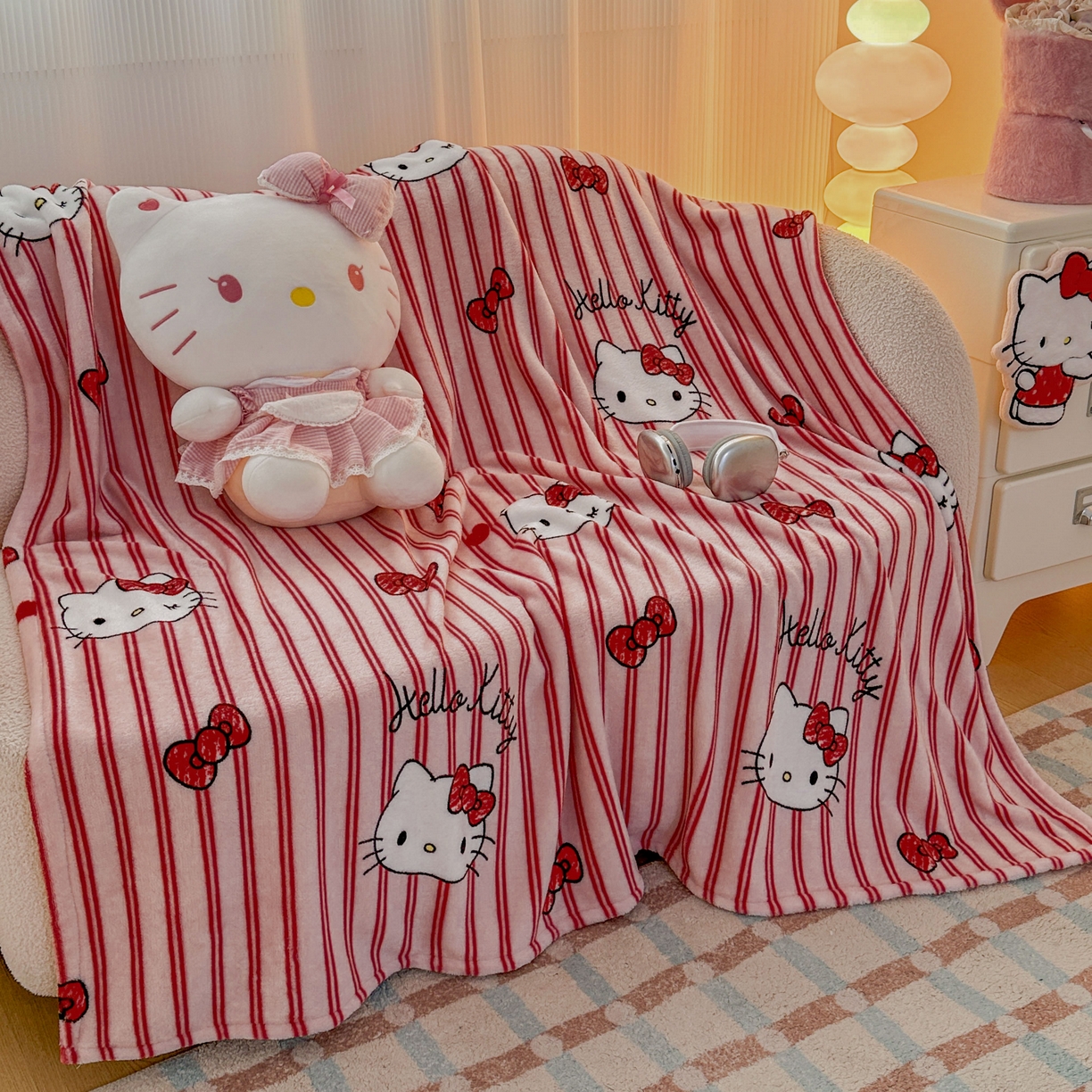 91家纺网 家纺一手货源 找家纺 花满路 2025新款亲肤舒适卡通系列毛毯 线条kitty