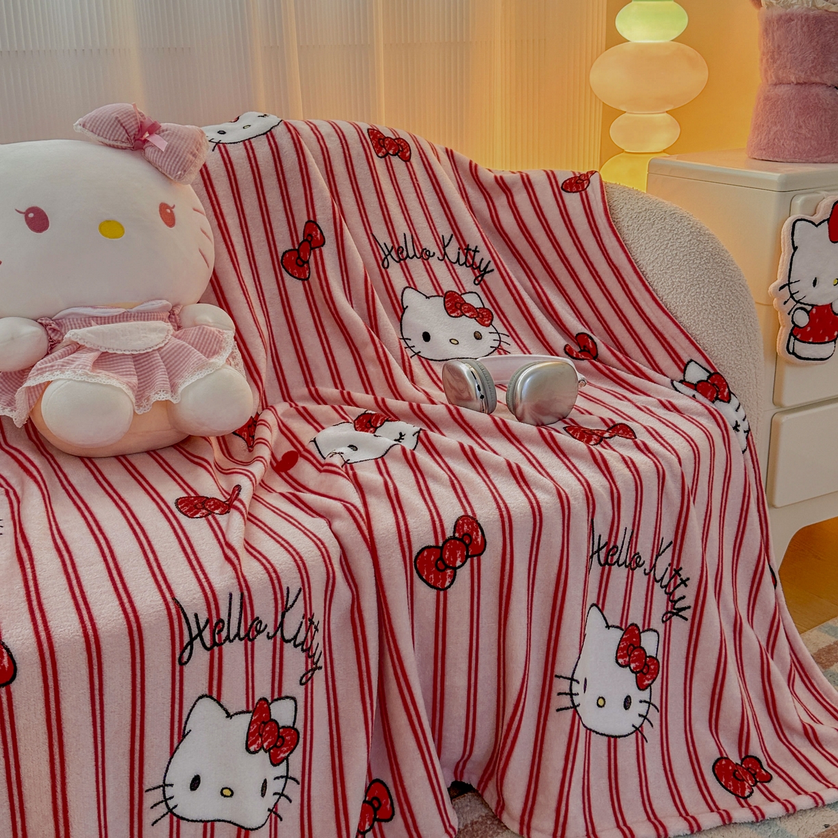 91家纺网 家纺一手货源 找家纺 花满路 2025新款亲肤舒适卡通系列毛毯 线条kitty