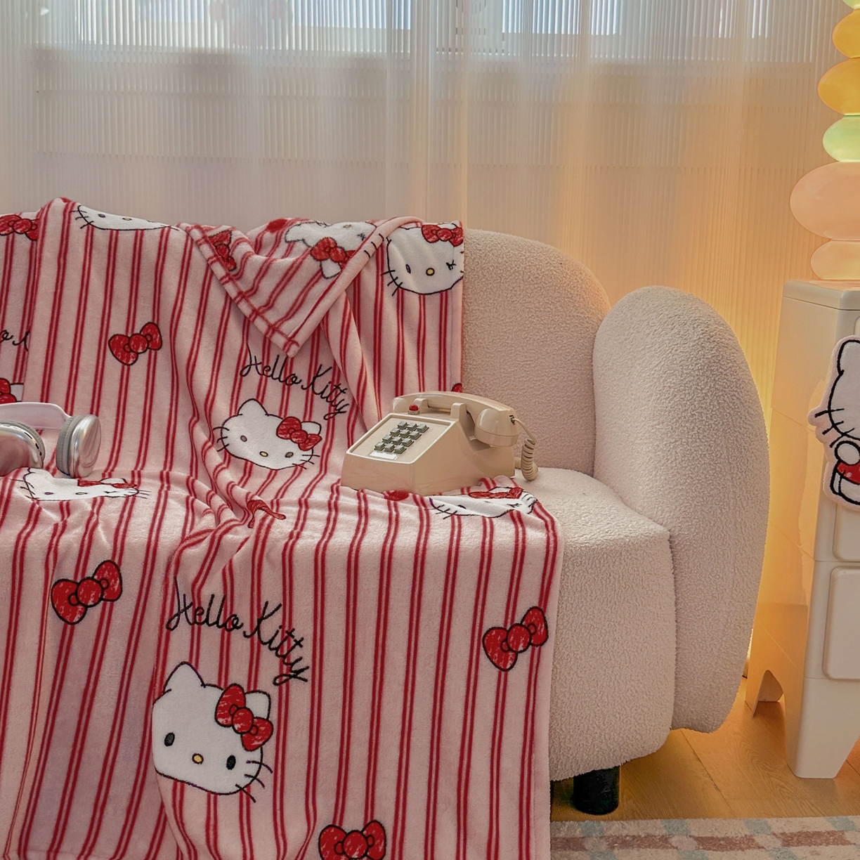 91家纺网 家纺一手货源 找家纺 花满路 2025新款亲肤舒适卡通系列毛毯 线条kitty