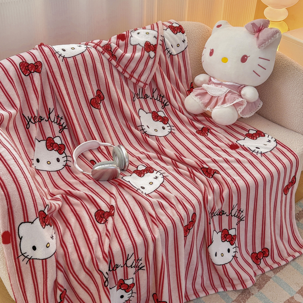 91家纺网 家纺一手货源 找家纺 花满路 2025新款亲肤舒适卡通系列毛毯 线条kitty