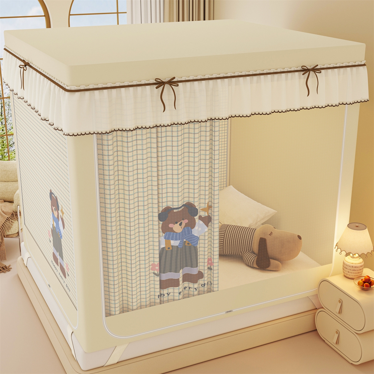 91家纺网 家纺一手货源 找家纺 （总）艾晶美家纺有限公司 2025新款大版花卡通家用坐式遮光床帘蚊帐