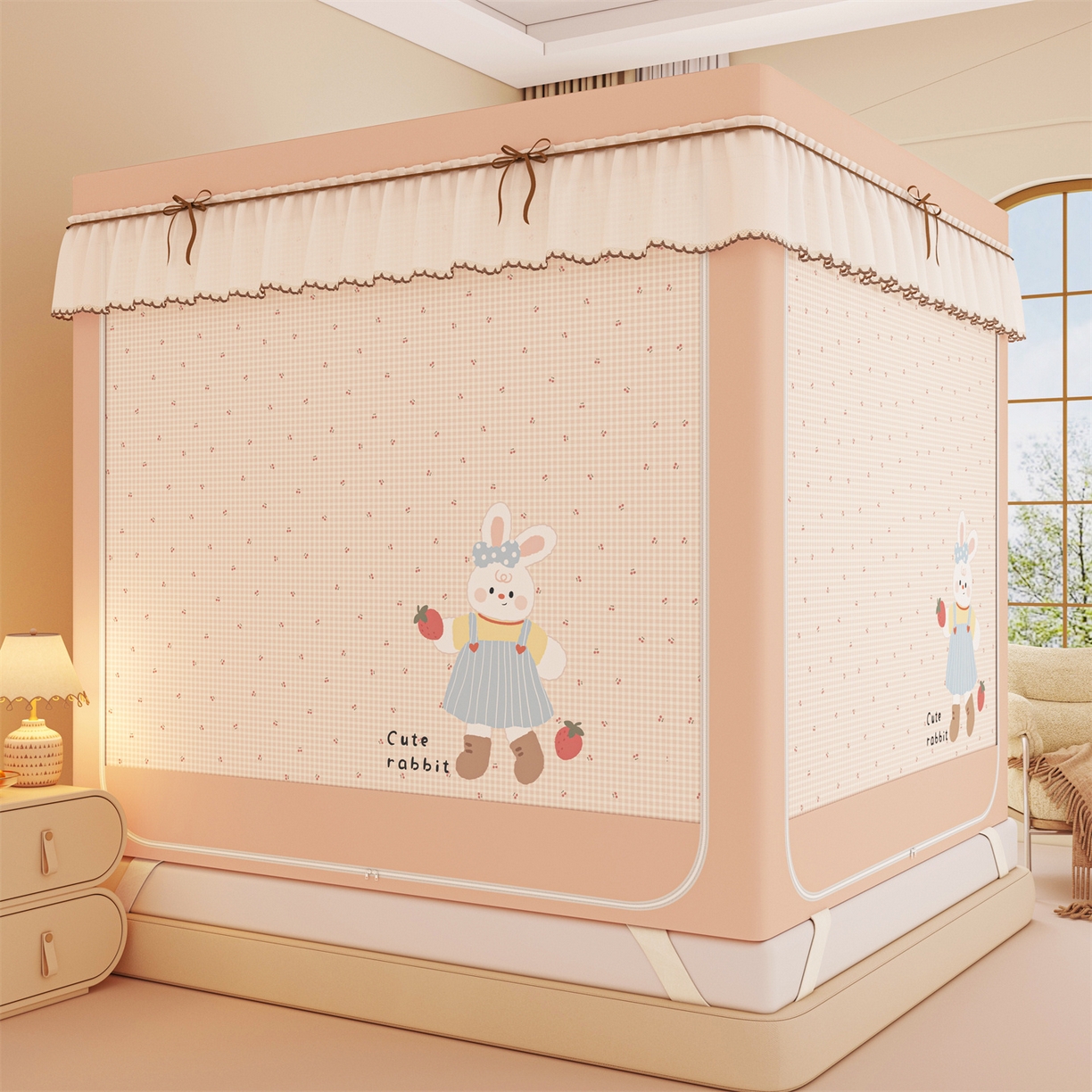 91家纺网 家纺一手货源 找家纺 艾晶美家纺有限公司 2025新款大版花卡通家用坐式遮光床帘蚊帐 萌萌兔