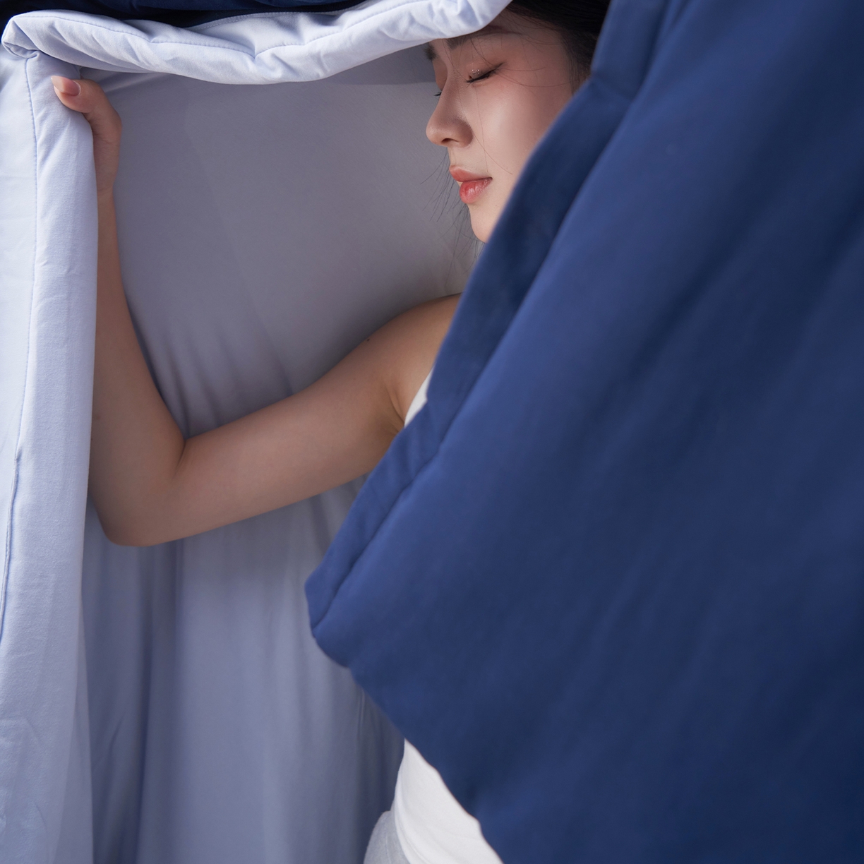 91家纺网 家纺一手货源 找家纺 星巴k家纺 2025新款子母被冬被深睡控温被·Pro2.0某朵同款控温深睡被被子被芯 深睡蓝