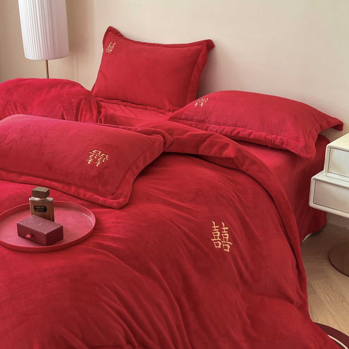 91家纺网 家纺一手货源 找家纺 （总）欧乐蒂 2025新款婚庆款牛奶绒刺绣系列四件套-唯一