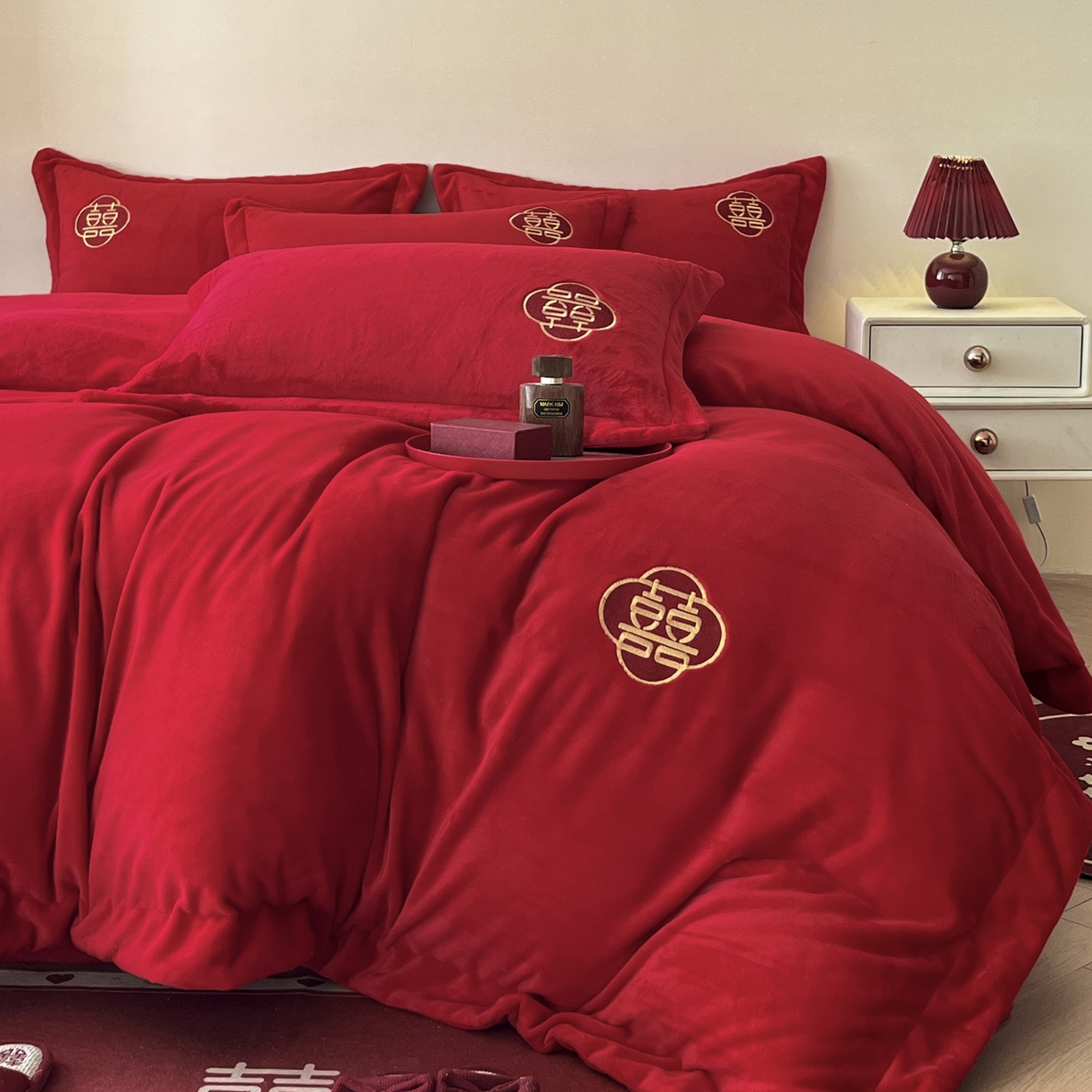 91家纺网 家纺一手货源 找家纺 欧乐蒂 2025新款婚庆款牛奶绒刺绣系列四件套-唯一 永恒-牛奶绒