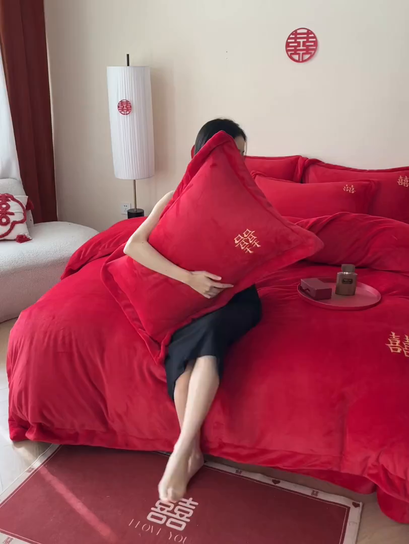 91家纺网 家纺一手货源 找家纺 （总）欧乐蒂 2025新款婚庆款牛奶绒刺绣系列四件套-唯一