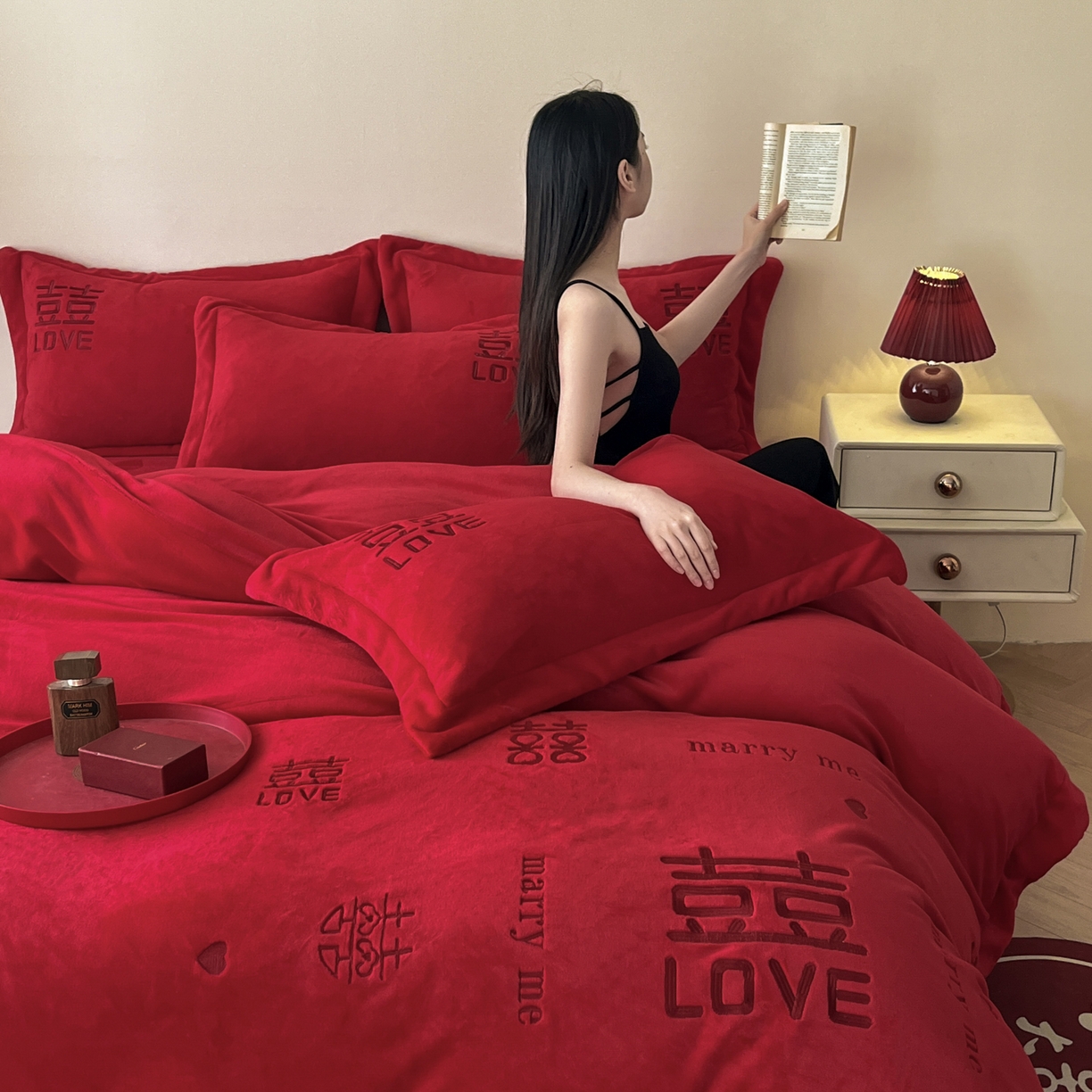 91家纺网 家纺一手货源 找家纺 （总）欧乐蒂 2025新款高克重牛奶绒刺绣四件套-家家有喜