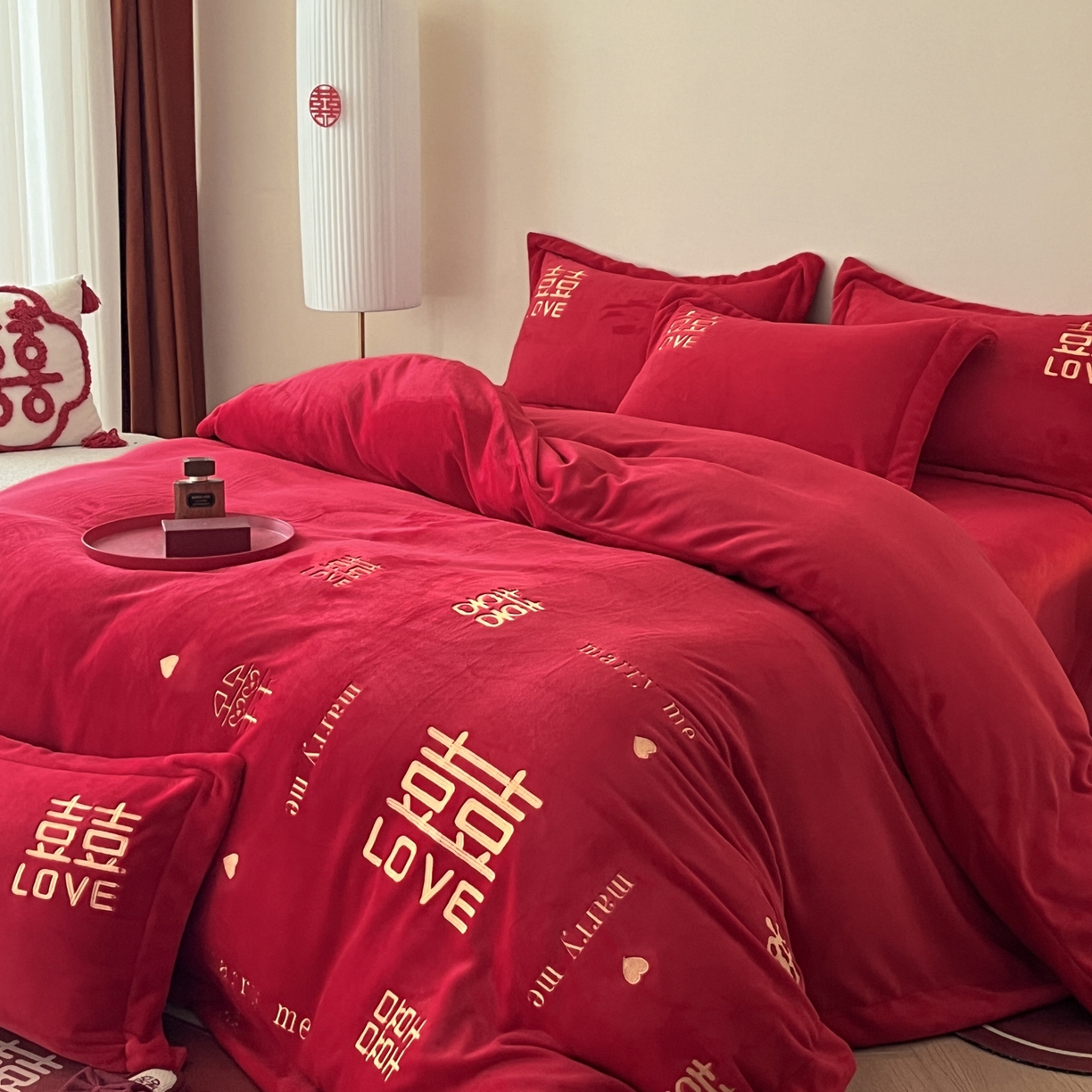 91家纺网 家纺一手货源 找家纺 欧乐蒂 2025新款高克重牛奶绒刺绣四件套-家家有喜 家家有喜-金