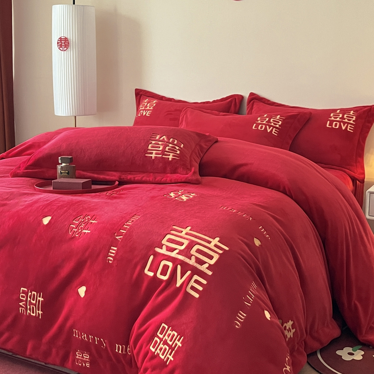 91家纺网 家纺一手货源 找家纺 欧乐蒂 2025新款高克重牛奶绒刺绣四件套-家家有喜 家家有喜-金